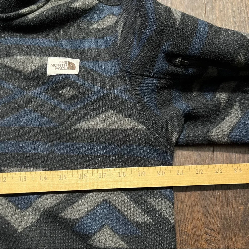 North Face Men’s Textured Cap Rock Southwest Patterned 1/2 Zip Pullover Size M - Picture 7 of 8